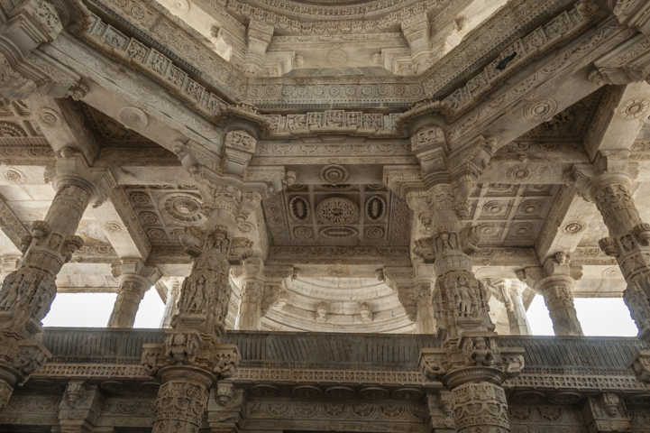 26 - India - Ranakpur - templo jainista de Chaumukha Mandir
